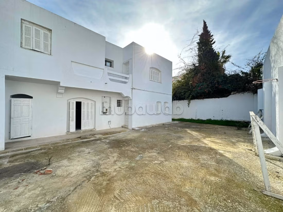 A louer villa 11 pièces usg pro à Menzah 9 A