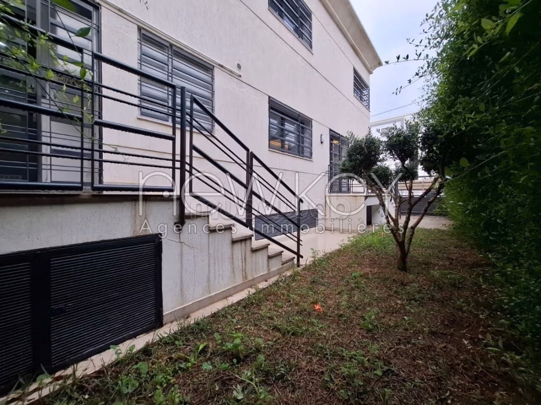 Duplex S3 avec jardin près du parc à La Soukra