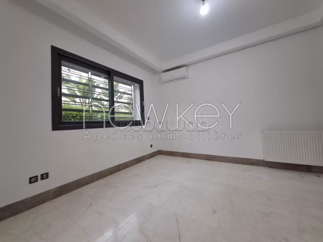 Duplex S3 avec jardin près du parc à La Soukra