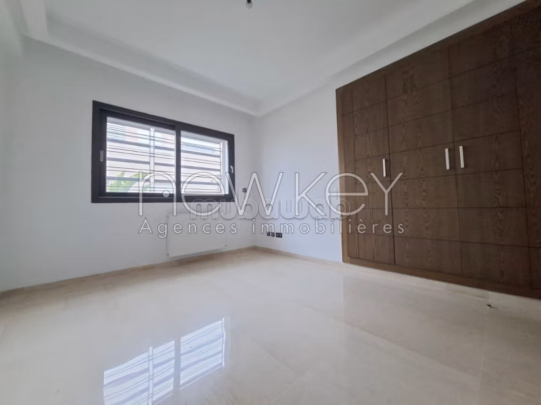 Duplex S3 avec jardin près du parc à La Soukra
