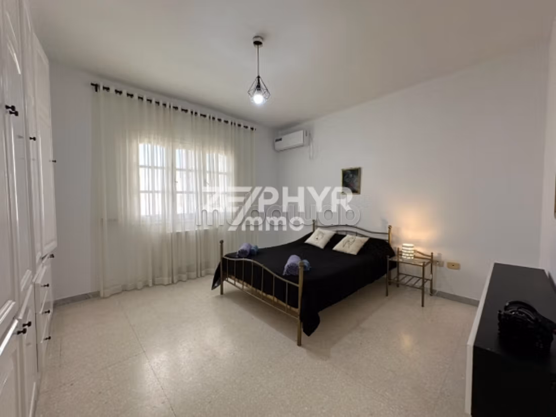 Beautiful villa for rent in La Marsa. 3 rooms. New furniture