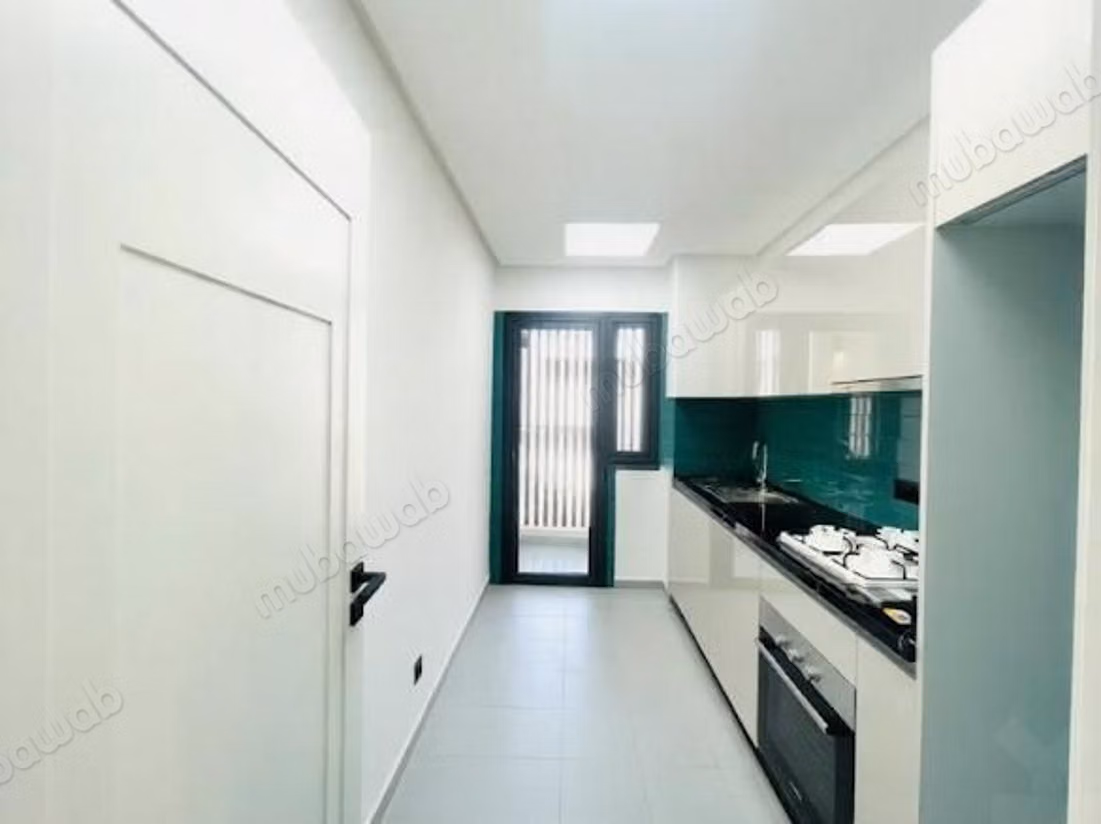 Bonito piso en alquiler en Ain Diab. 5 habitaciones confortables. Jardineras, con ascensor