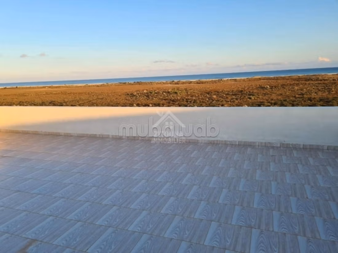 A vendre une villa avec piscine et vue sur mer à Nabeul
