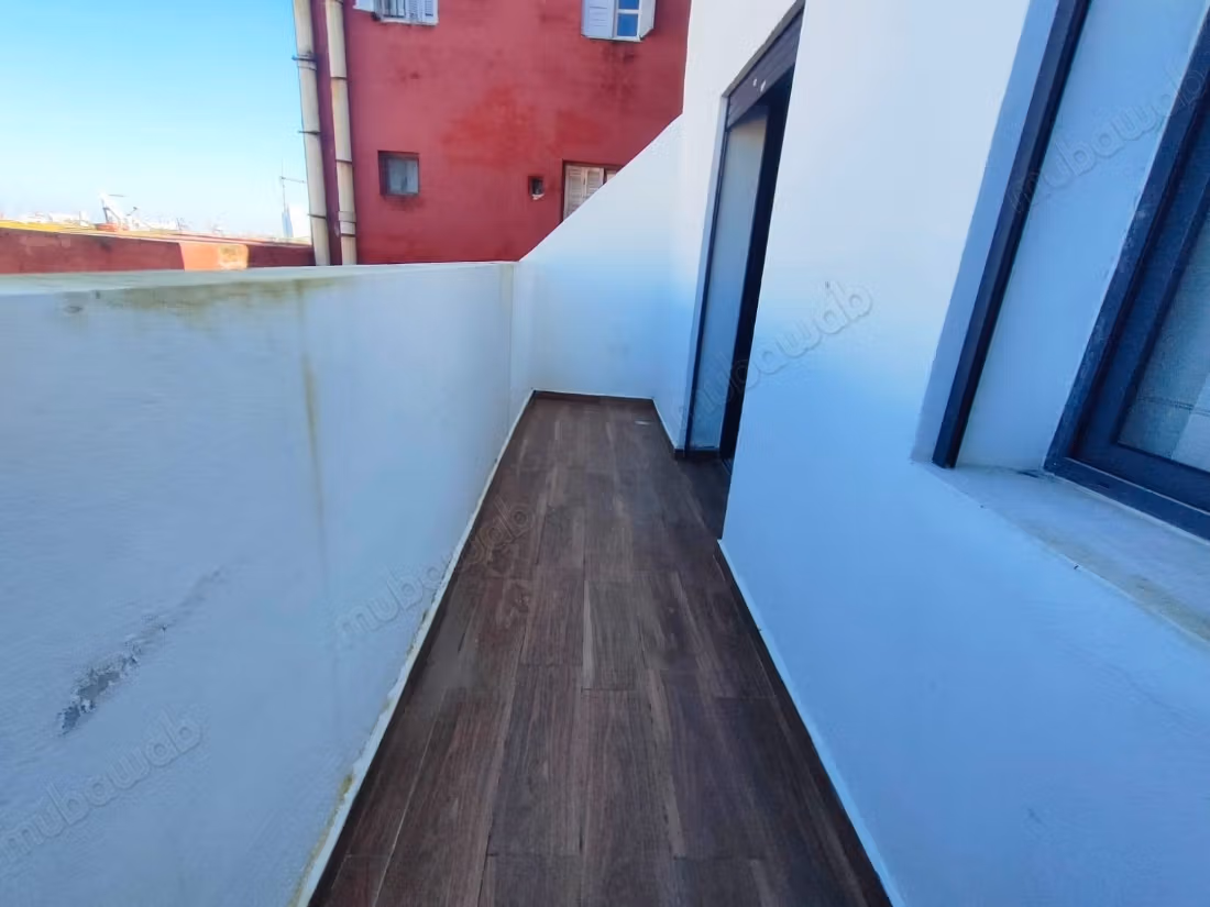 Studio Fille neuf meublé Anfa 4700Dh