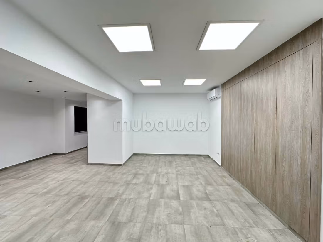 A louer 3 niv neufs 26 pièces au Centre Ville Tuni
