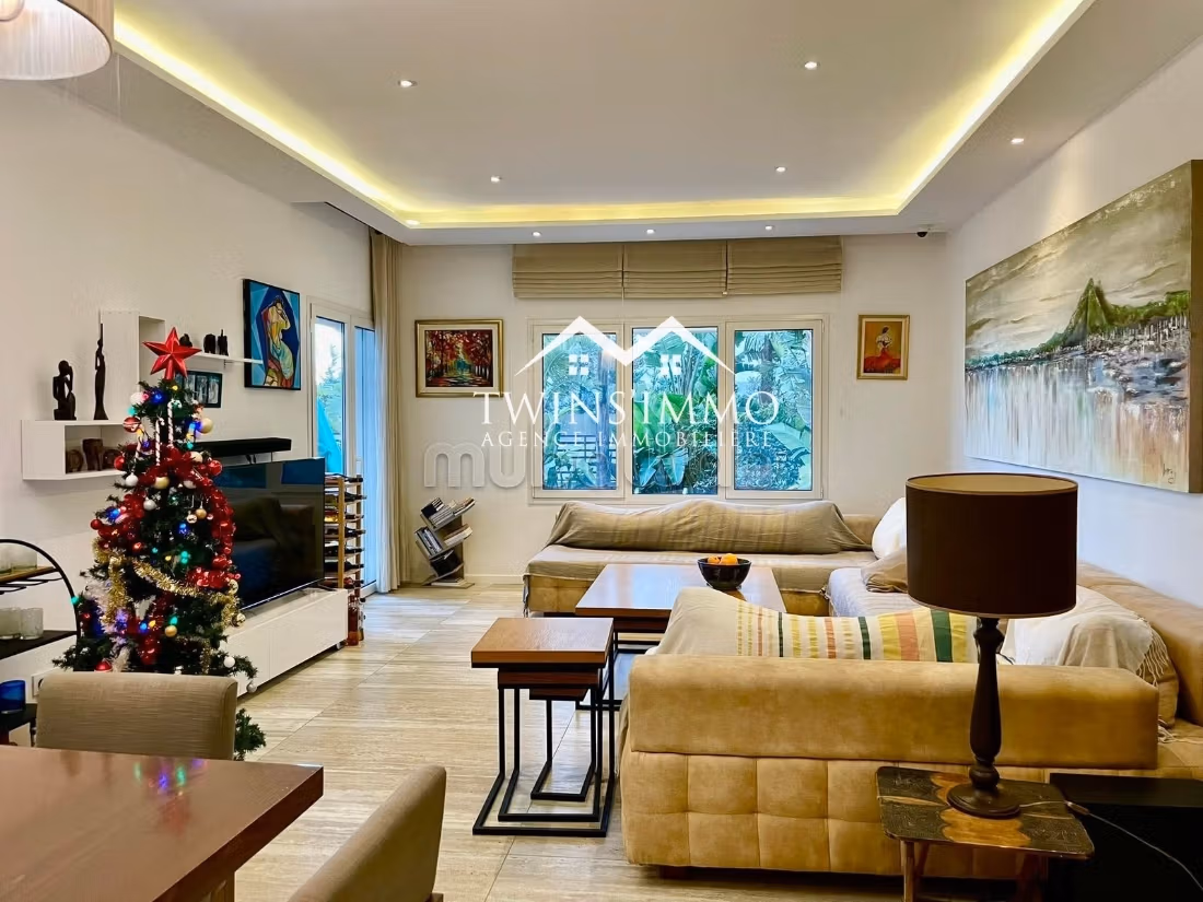 Bellissimo appartamento in affitto a Sidi Daoued. Superficie di 160 m². Ammobiliato