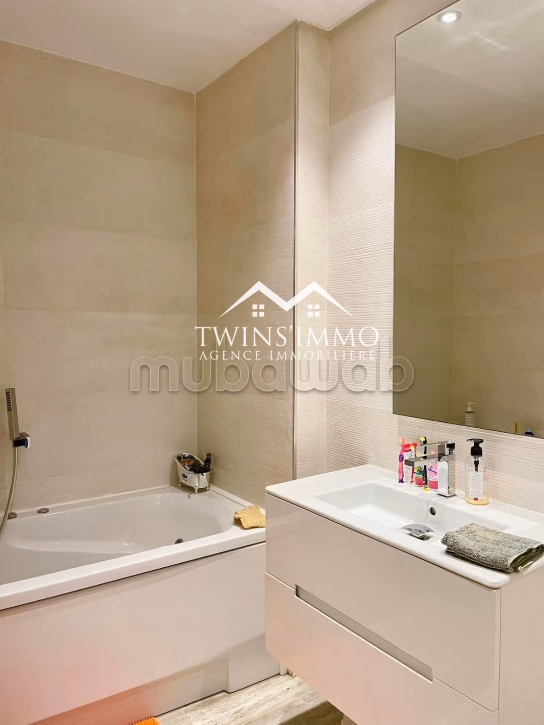Bellissimo appartamento in affitto a Sidi Daoued. Superficie di 160 m². Ammobiliato