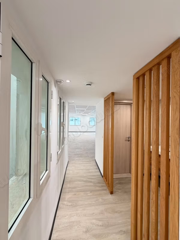 In affitto un piano ristrutturato di 440 m² nel centro urbano nord