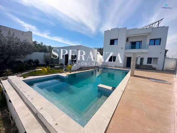 Maestosa residenza di lusso in affitto a Hammamet Sud. 3 camere da letto. Arredato