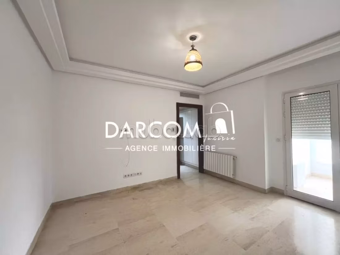 S4 de 233 m² aux Jardins de Carthage