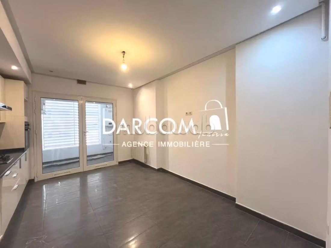 S4 de 233 m² aux Jardins de Carthage