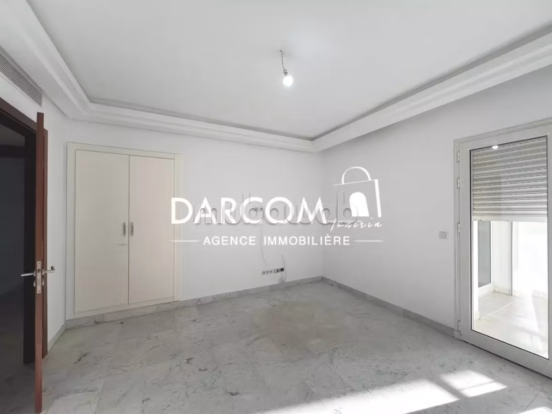 S4 de 233 m² aux Jardins de Carthage