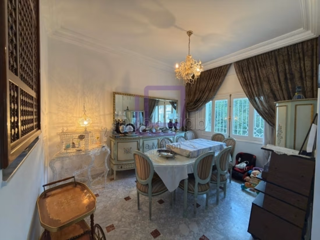 Une villa s5 à Ennasr 1