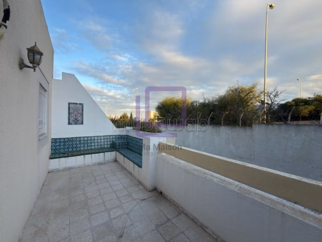 Une villa s5 à Ennasr 1