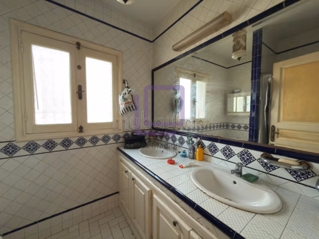 Une villa s5 à Ennasr 1