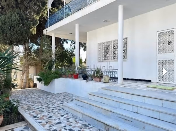 Vente villa di 503 m2 a el menzah 1