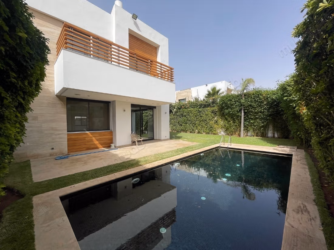 Villa te huur in Bouskoura groene stad 570M2
