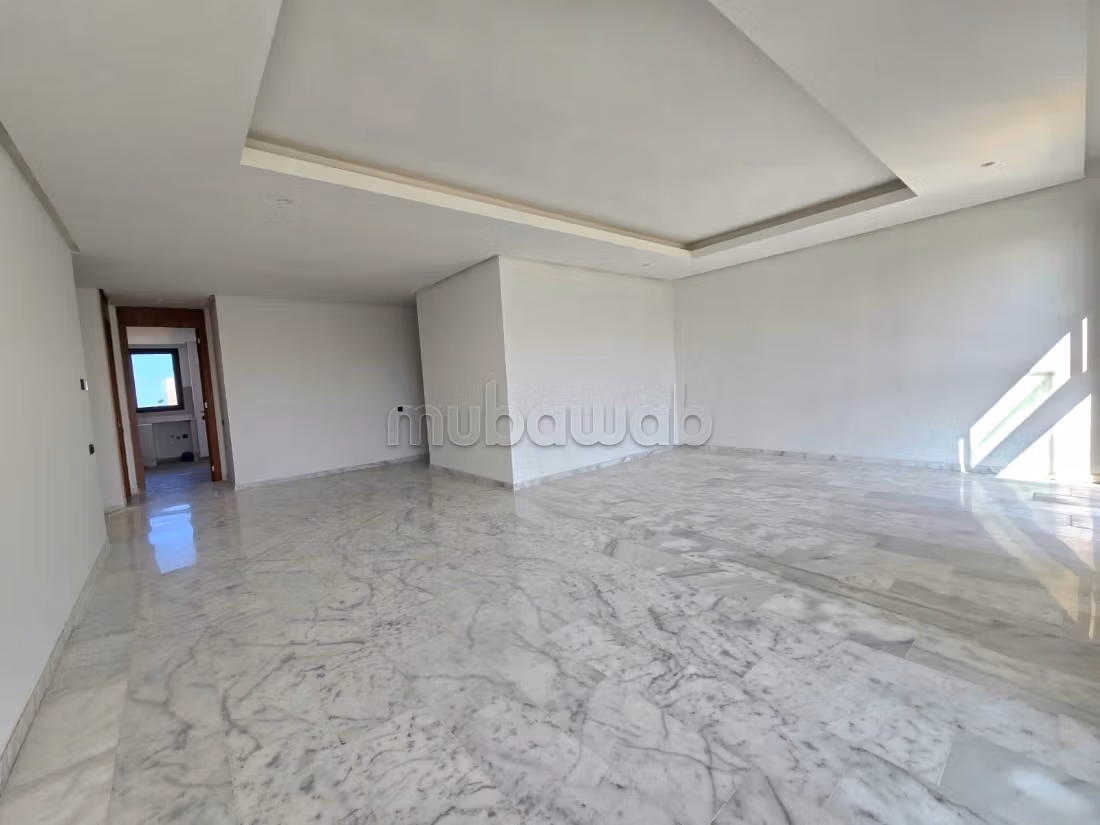 Appartement quatre chambres vide à louer
CFC — 4