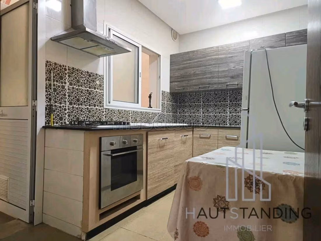 Rent this apartment. Large area 105 m². Cellar. 