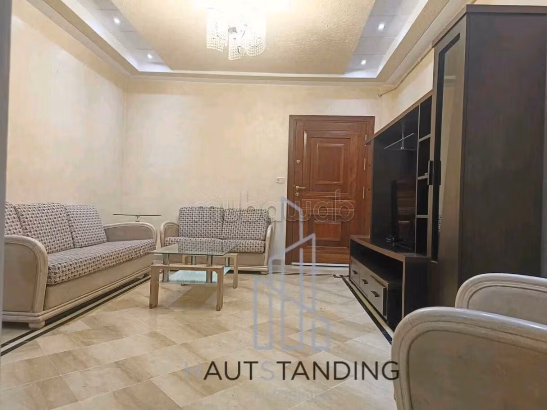 Rent this apartment. Large area 105 m². Cellar. 