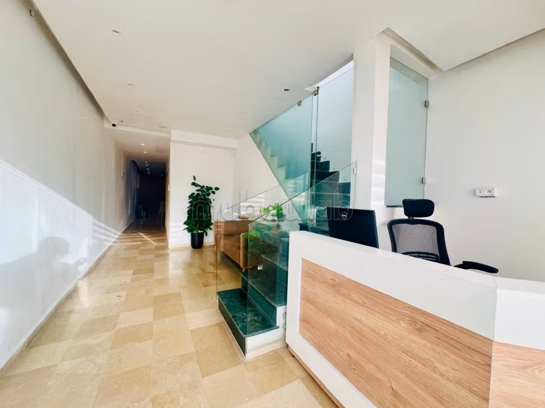 To sell premises for all commercial activities