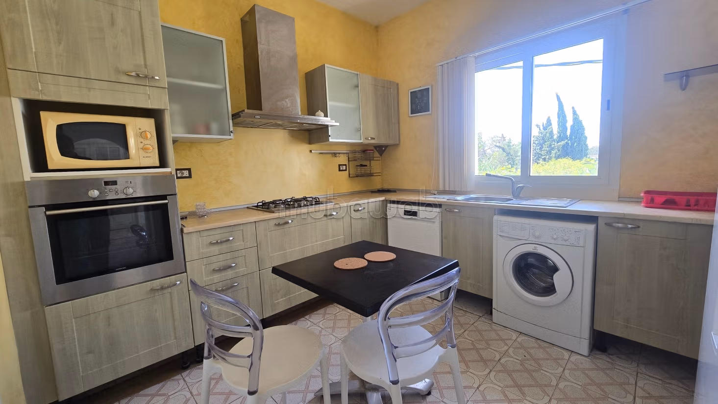 An empty S2 apartment in La Marsa
