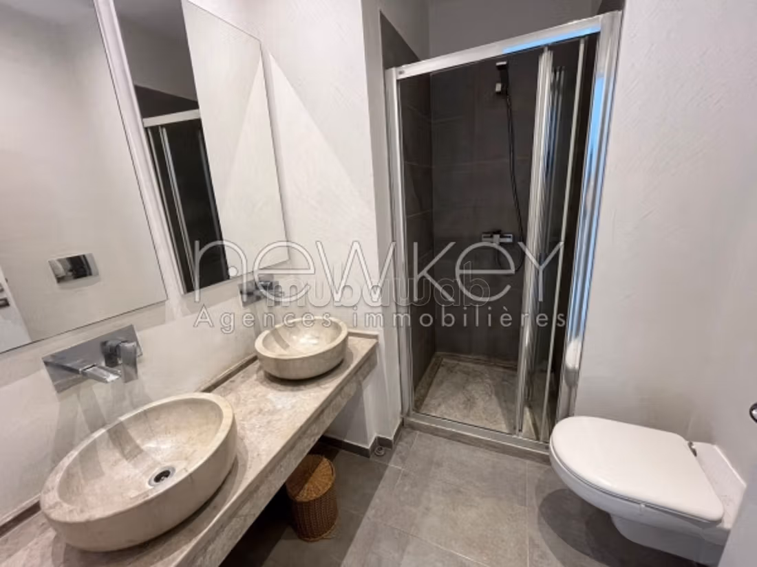 A vendre un triplex en S5 avec piscine à Gammarth