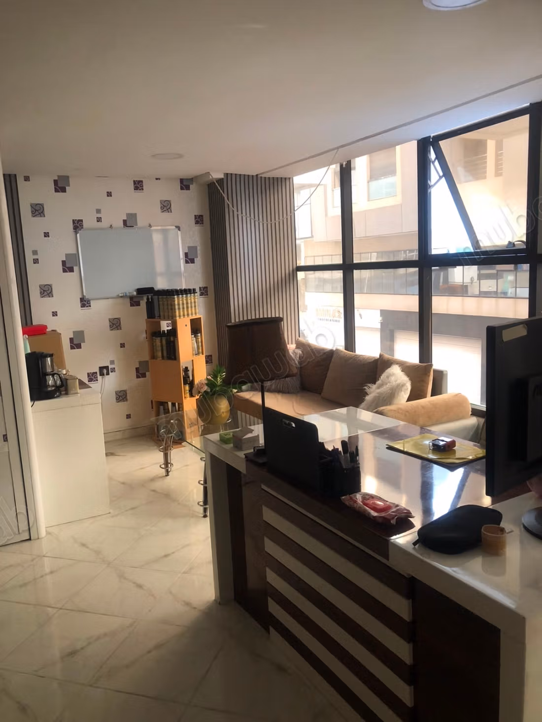 Licht kantoor van 50 m² te koop – Zeer goed gelegen