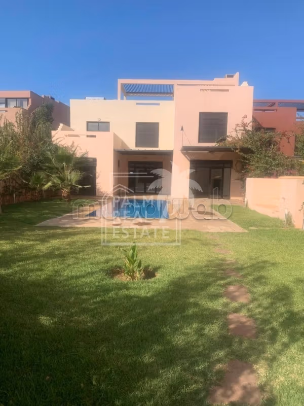 Top affaire  Vente villa située a maaden  complexe sécurisé avec golf