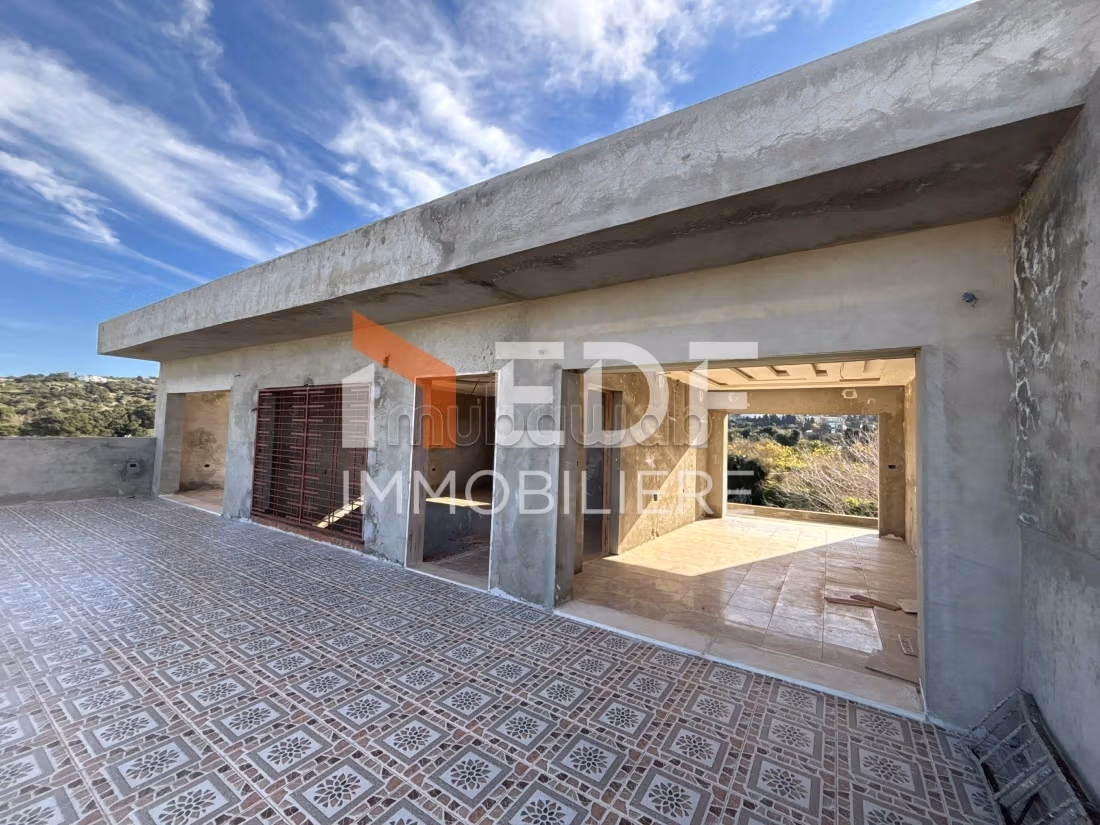 Two-bedroom villa with panoramic sea view in Sounine