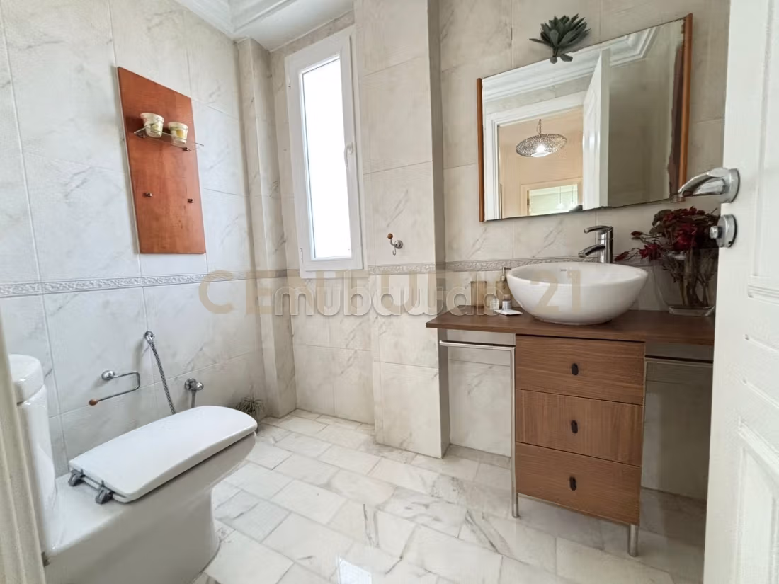 In affitto un appartamento S6 arredato con vista mare a LAC1