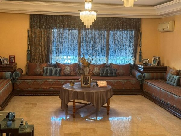 Bel Apt à Vendre Les Hopitaux