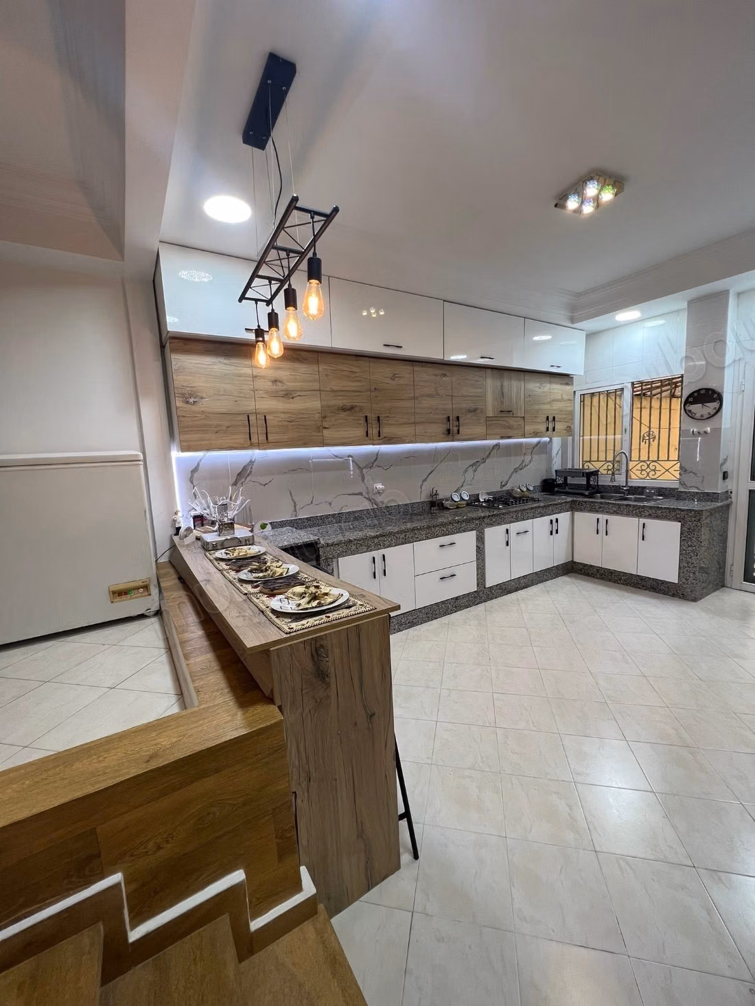 ANFA casa Lovely GROUND FLOOR apartment for rent in Racine. 
7 rooms. New furniture