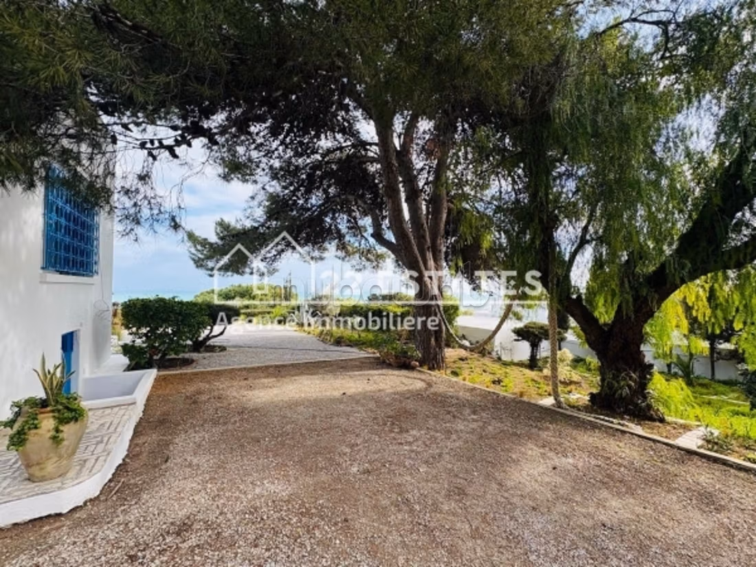Single-story villa S3 with sea view in upper Gammarth