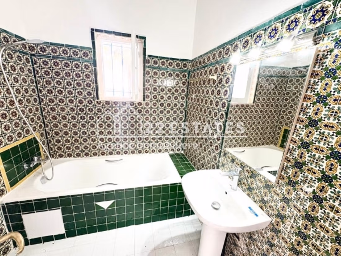 Single-story villa S3 with sea view in upper Gammarth