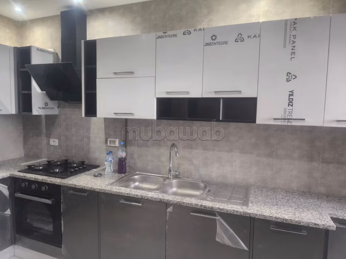 Splendida casa in affitto a Cité Du Stade. 4 belle camere da letto. Riscaldamento e porta blindata