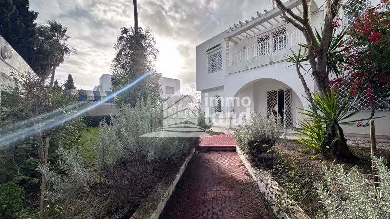 Villa S4 con giardino a Cartagine