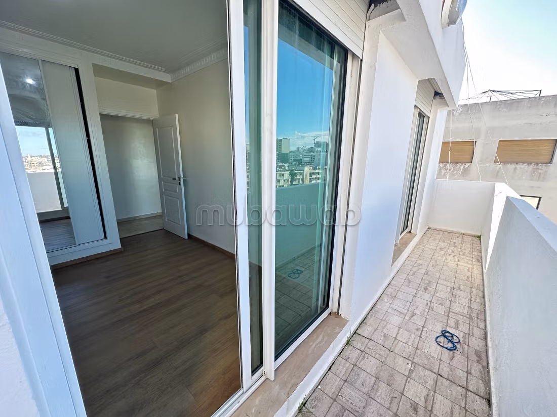 Très beau duplex à la location VIDE en face de lycée Lyautey