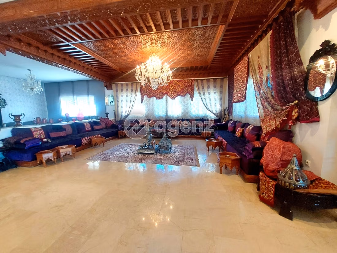 Villa for sale 2,000 m², 7 bedrooms Bouskoura Bouskoura