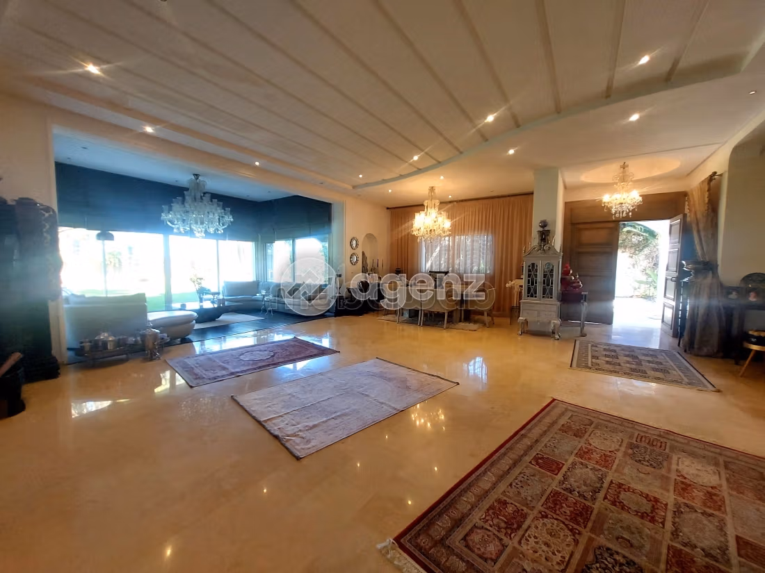 Villa for sale 2,000 m², 7 bedrooms Bouskoura Bouskoura