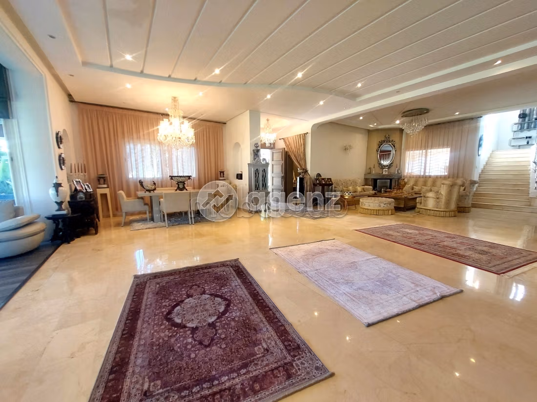 Villa for sale 2,000 m², 7 bedrooms Bouskoura Bouskoura