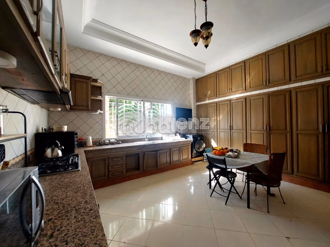 Villa for sale 2,000 m², 7 bedrooms Bouskoura Bouskoura