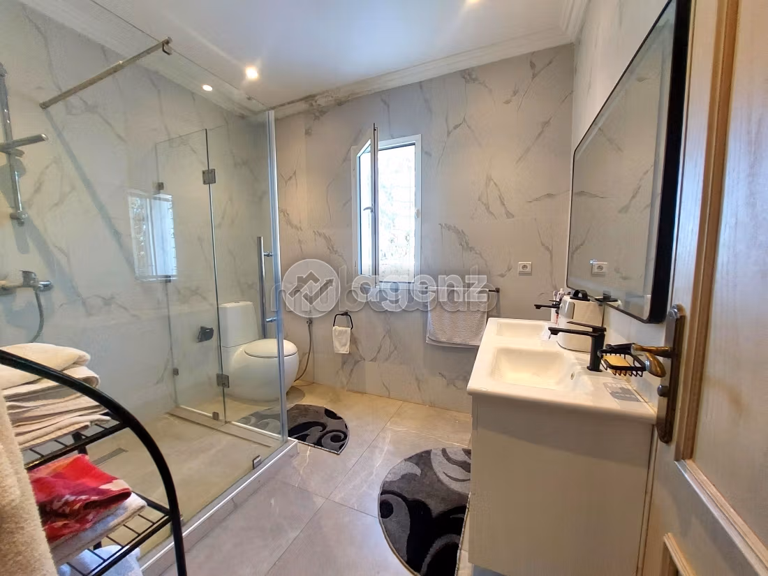 Villa for sale 2,000 m², 7 bedrooms Bouskoura Bouskoura