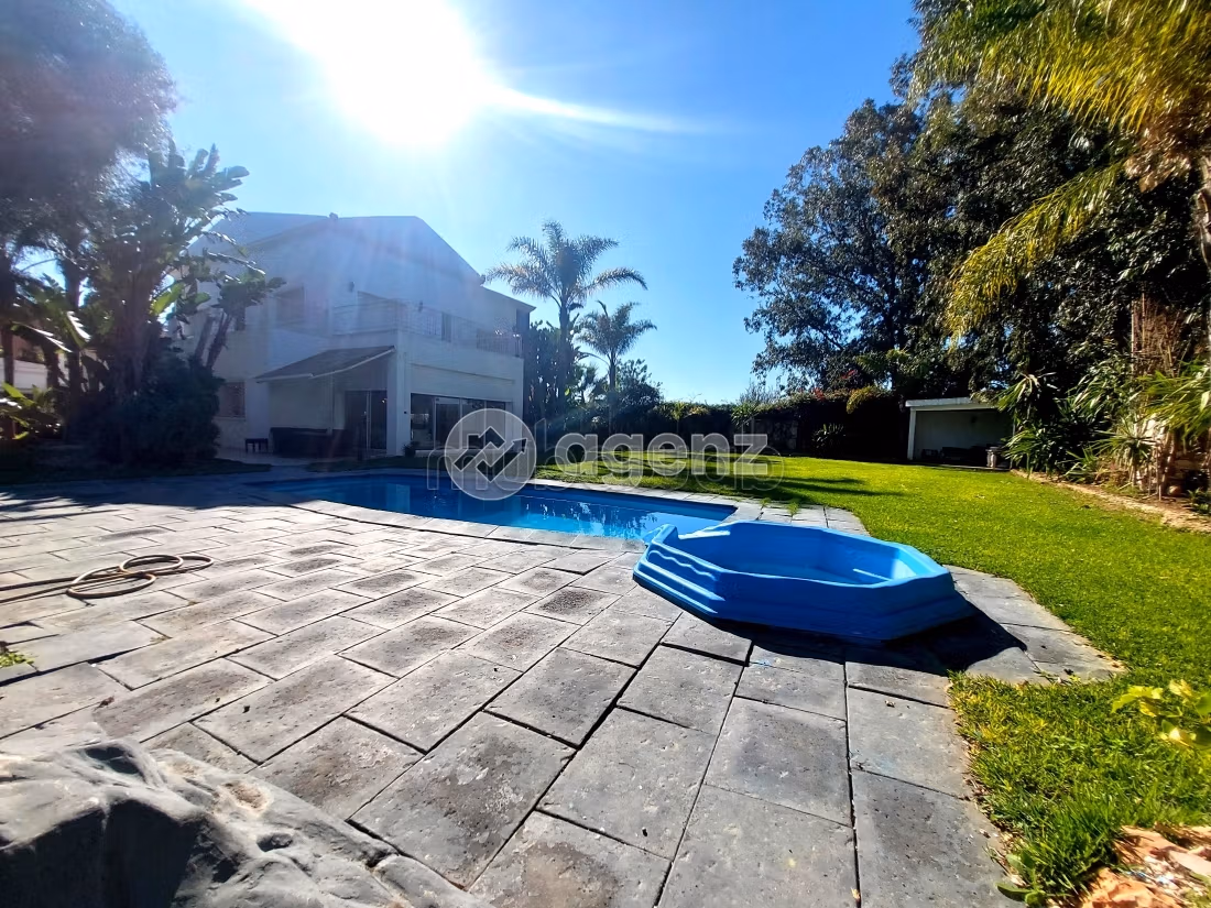 Villa for sale 2,000 m², 7 bedrooms Bouskoura Bouskoura
