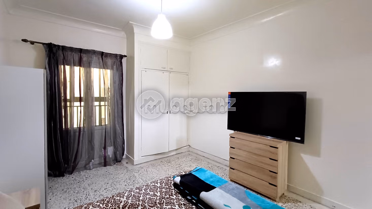 Apartment for sale in Centre Ville. 4 rooms. Fitted kitchen. 