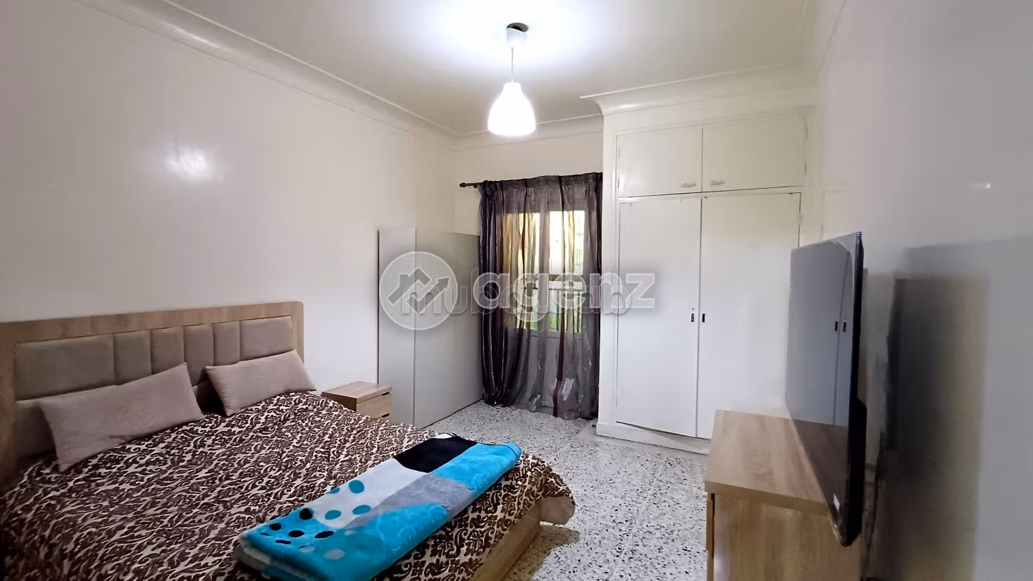 Apartment for sale in Centre Ville. 4 rooms. Fitted kitchen. 