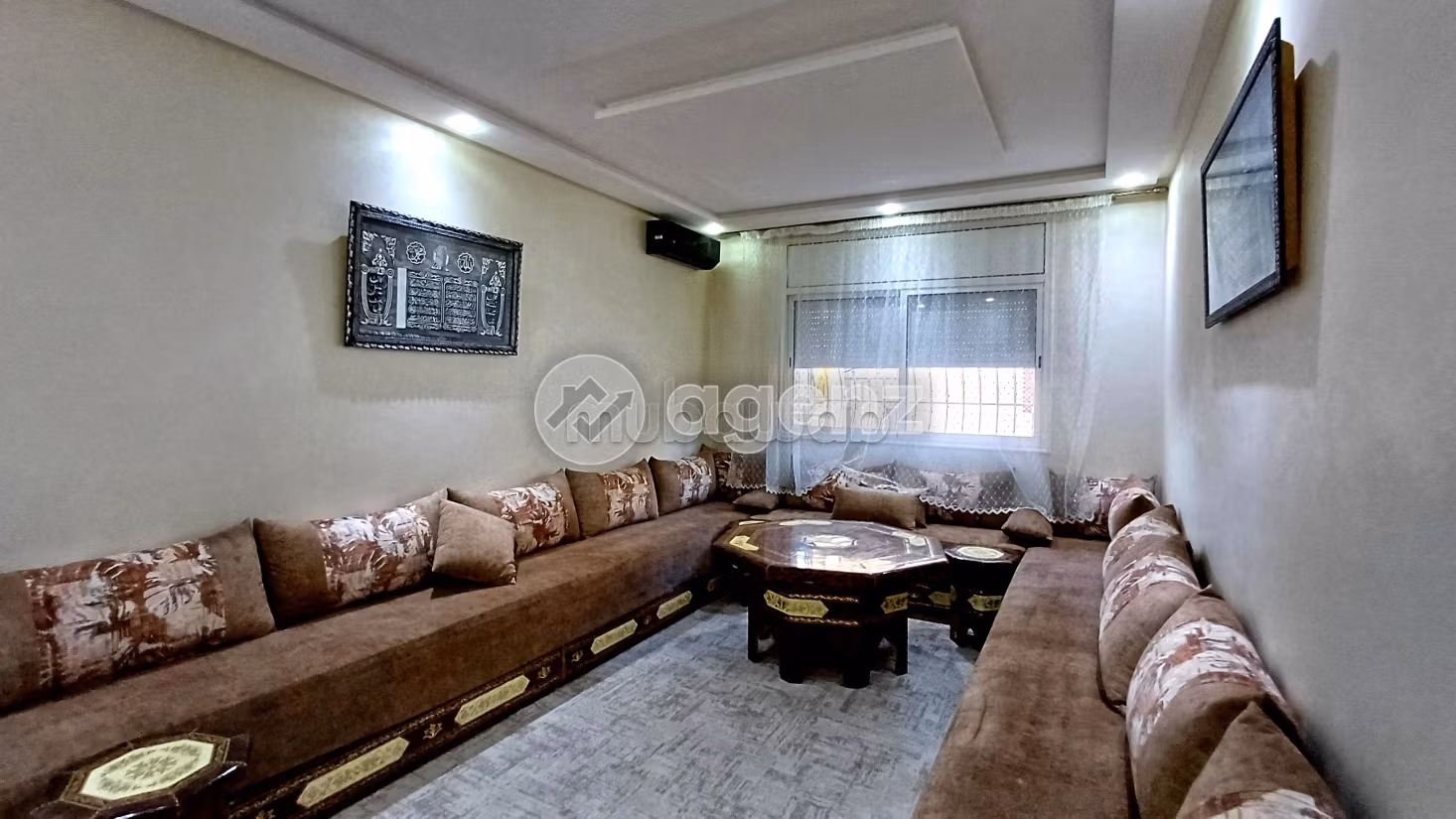 Apartment for sale in Centre Ville. 4 rooms. Fitted kitchen. 