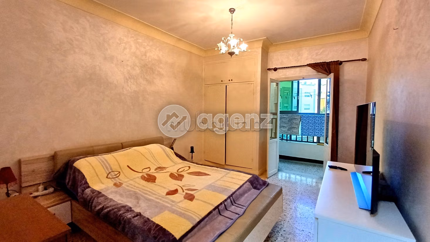 Apartment for sale in Centre Ville. 4 rooms. Fitted kitchen. 