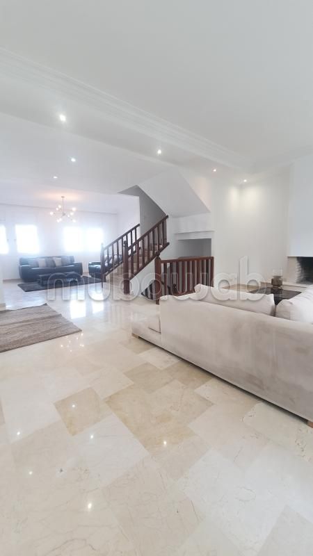 Villa à louer à Cil