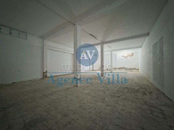 Offices & shops to rent in Le Kram. Area of 500 m². Protected neighbourhood. 